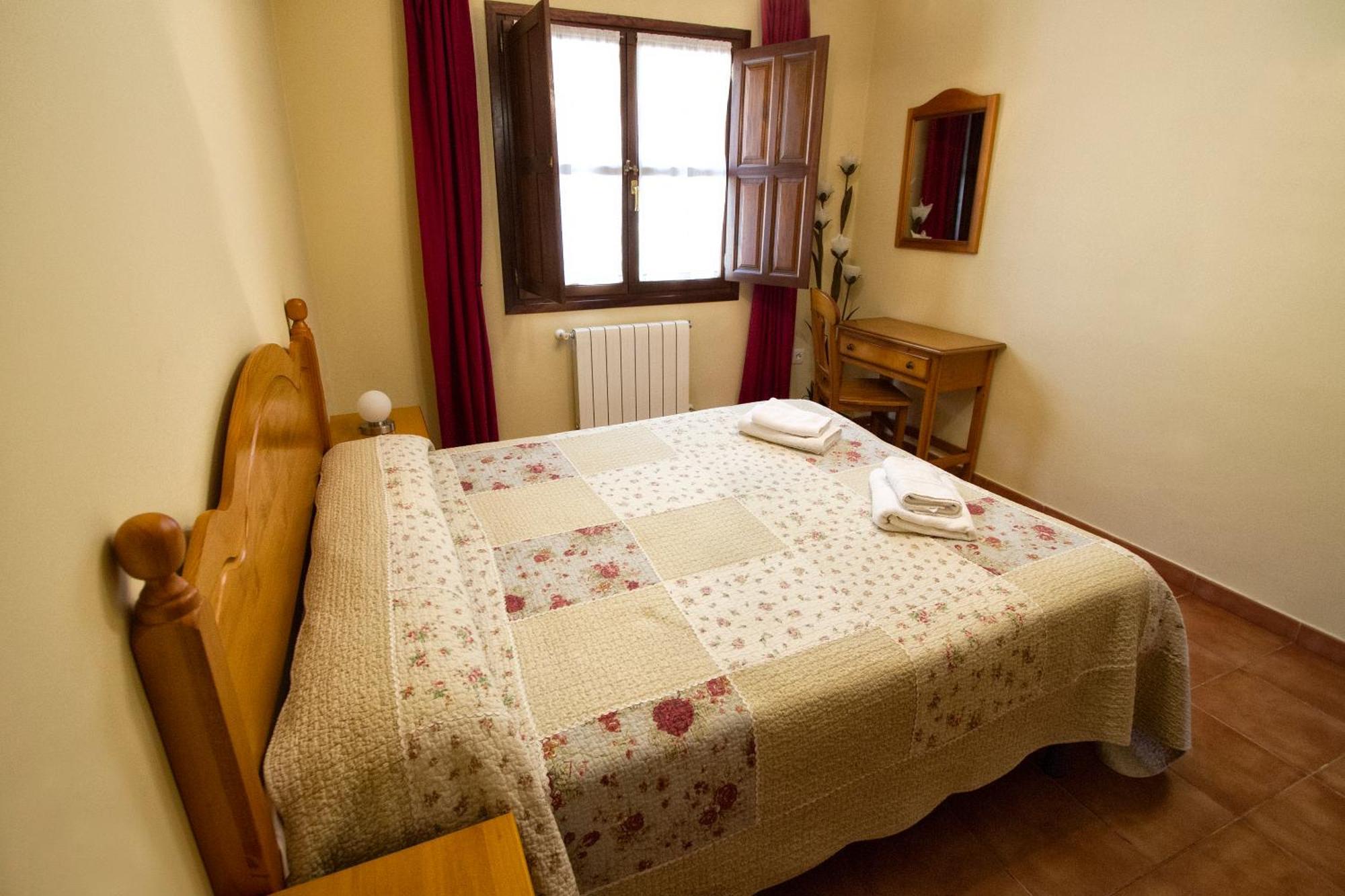 Apartamentos Camin De Pelayo Las Rozas Ruang foto