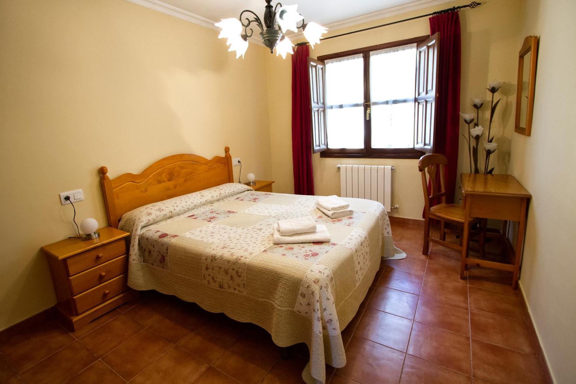 Apartamentos Camin De Pelayo Las Rozas Ruang foto