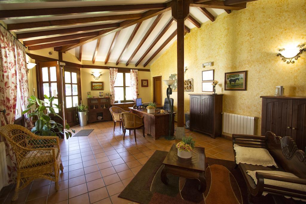 Apartamentos Camin De Pelayo Las Rozas Bagian luar foto